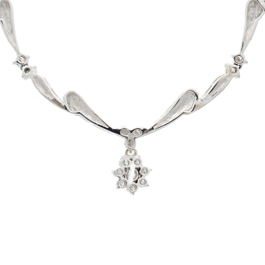 Diamond Necklace 18K White Gold: Diamond necklace in 18K white gold.