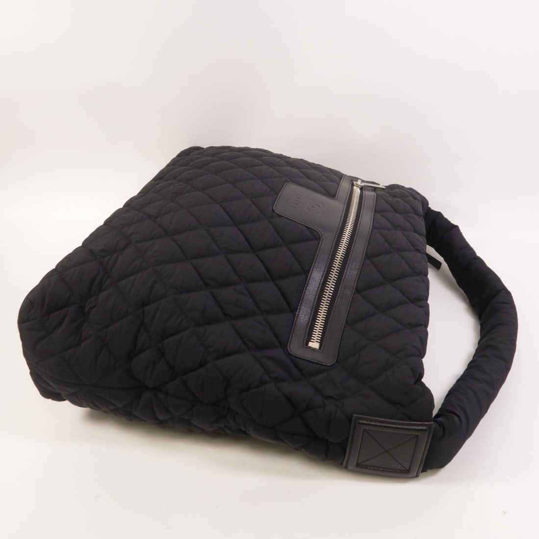 Chanel Coco Cocoon Tote Black - 10
