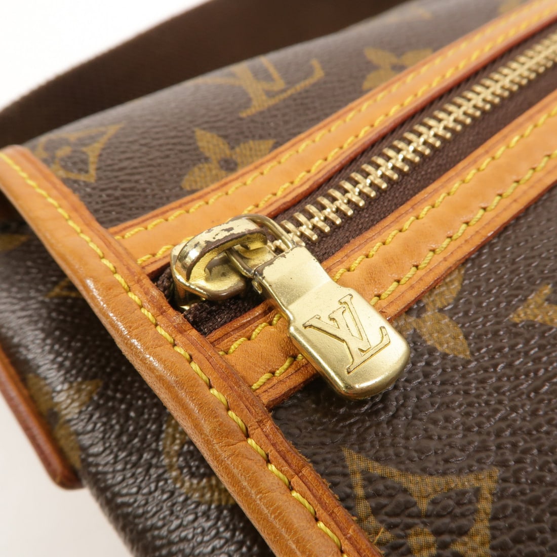 Louis Vuitton Bosphore Monogram - 16