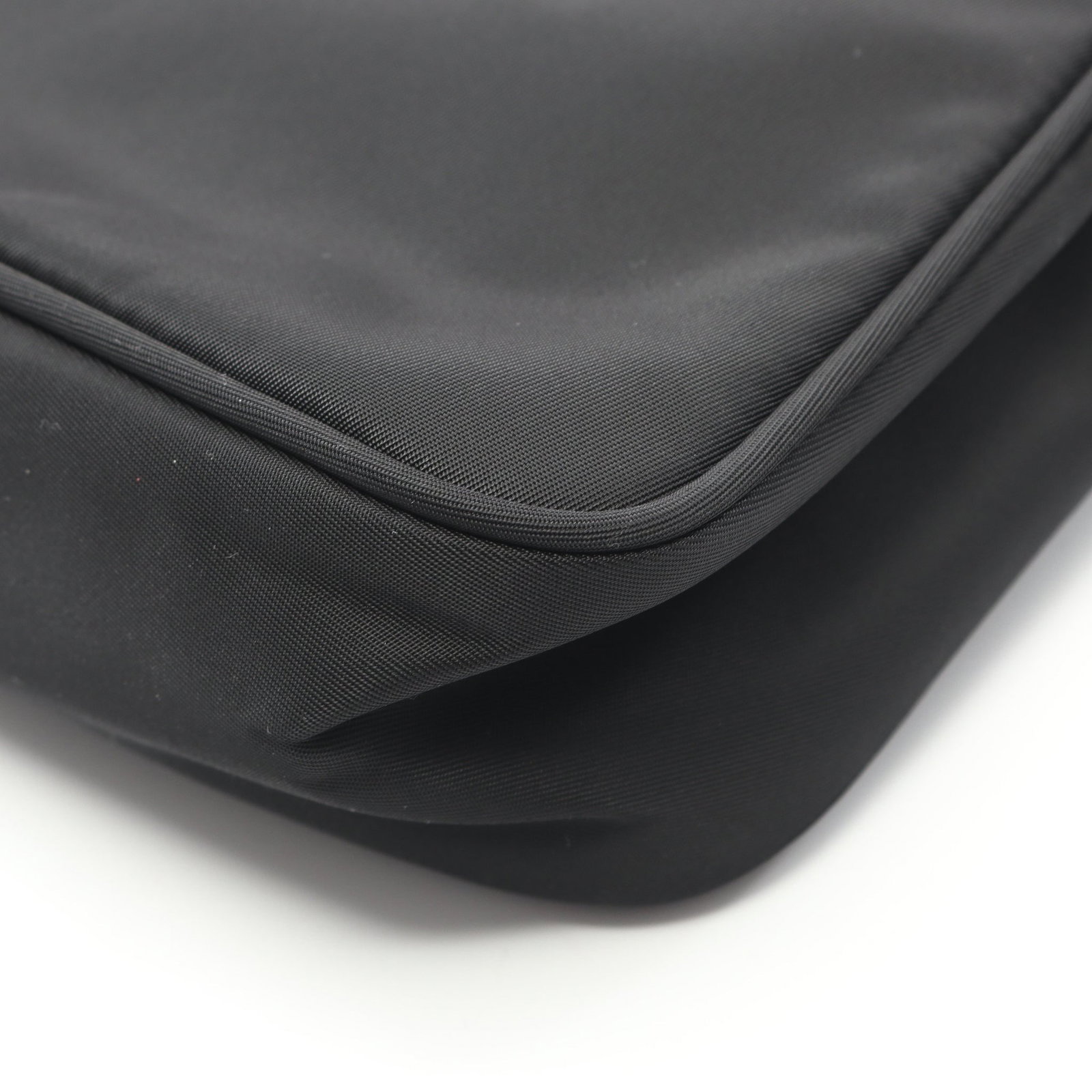 Prada Re-Edition 2000 Black - 5