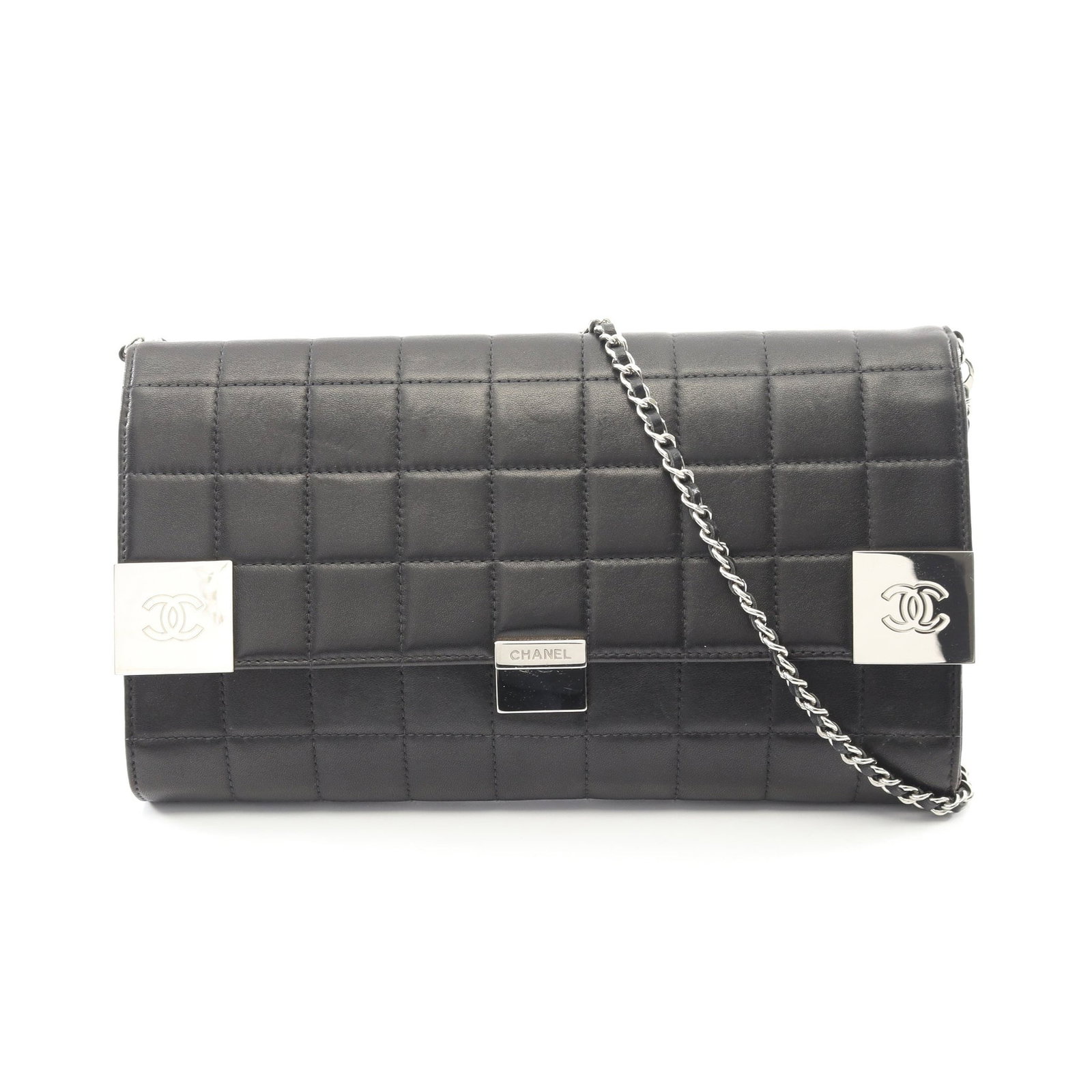 Chanel Chocolate Bar Chain Black: Chocolate Bar chain shoulder bag in black lambskin with silver hardware; includes guarantee card and serial seal; 28 x 17 x 4 cm.