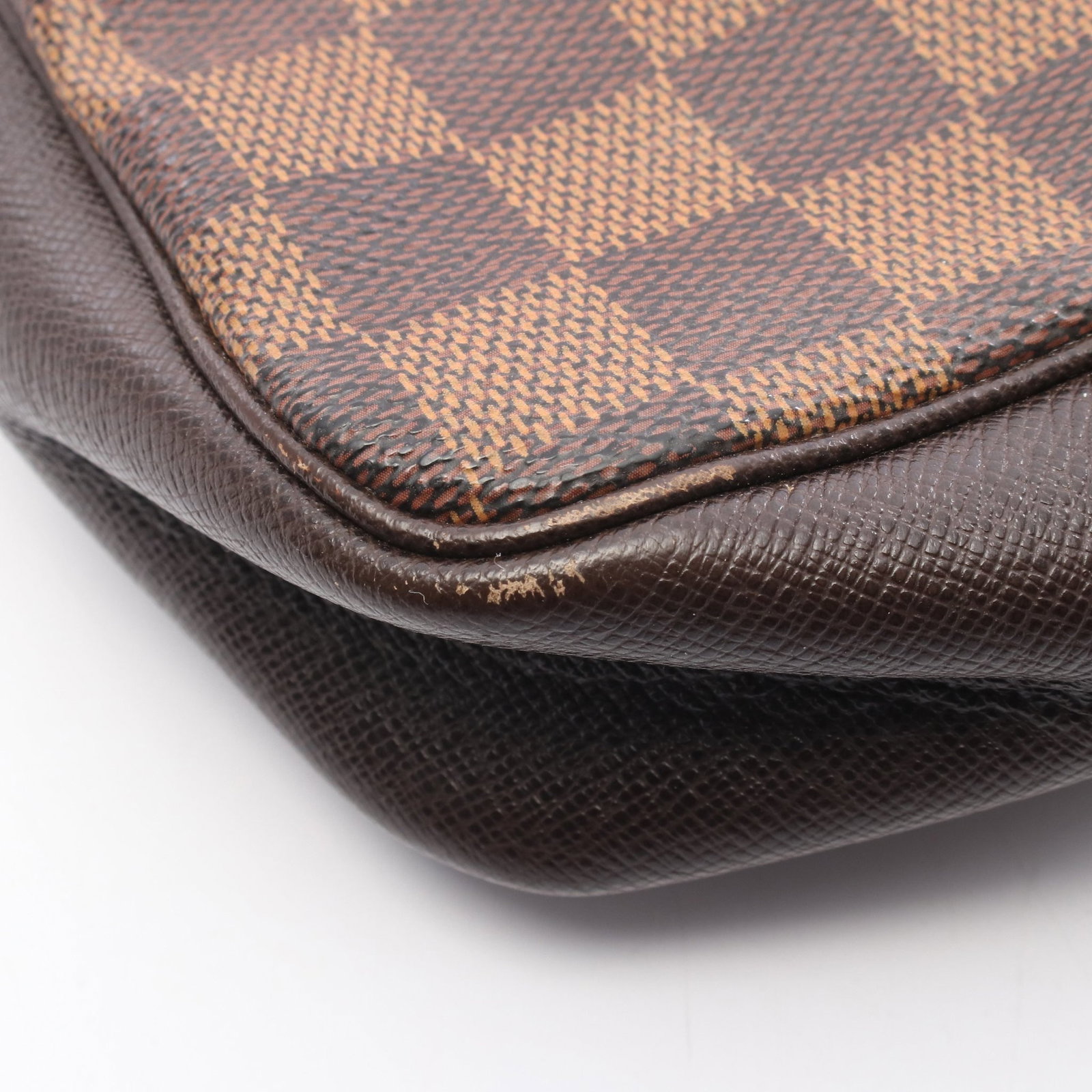 Louis Vuitton Truth Makeup Damier - 9