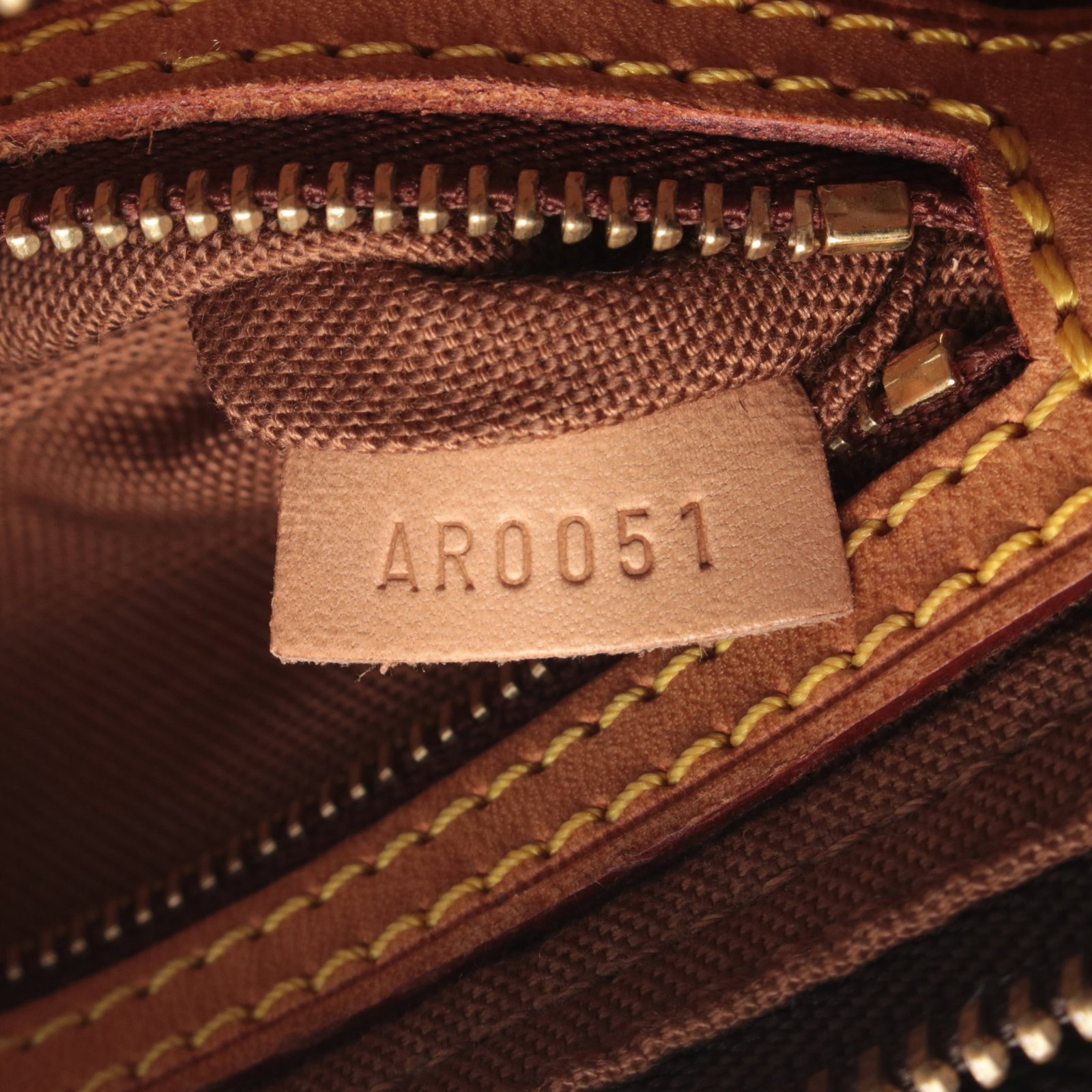 Louis Vuitton Trotteur Monogram - 5