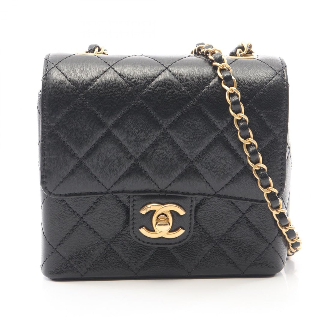 Chanel Chain Shoulder Bag Black: Black leather Matelasse chain shoulder bag AS3648 with gold hardware; includes serial metal plate; 15.5 x 14 x 7 cm.