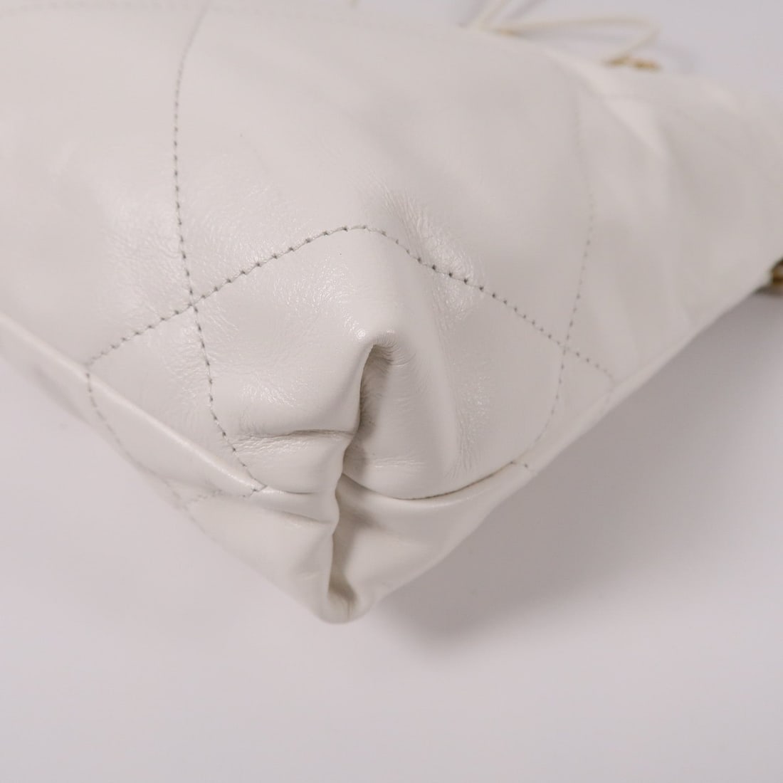 Chanel 22 Mini White - 12
