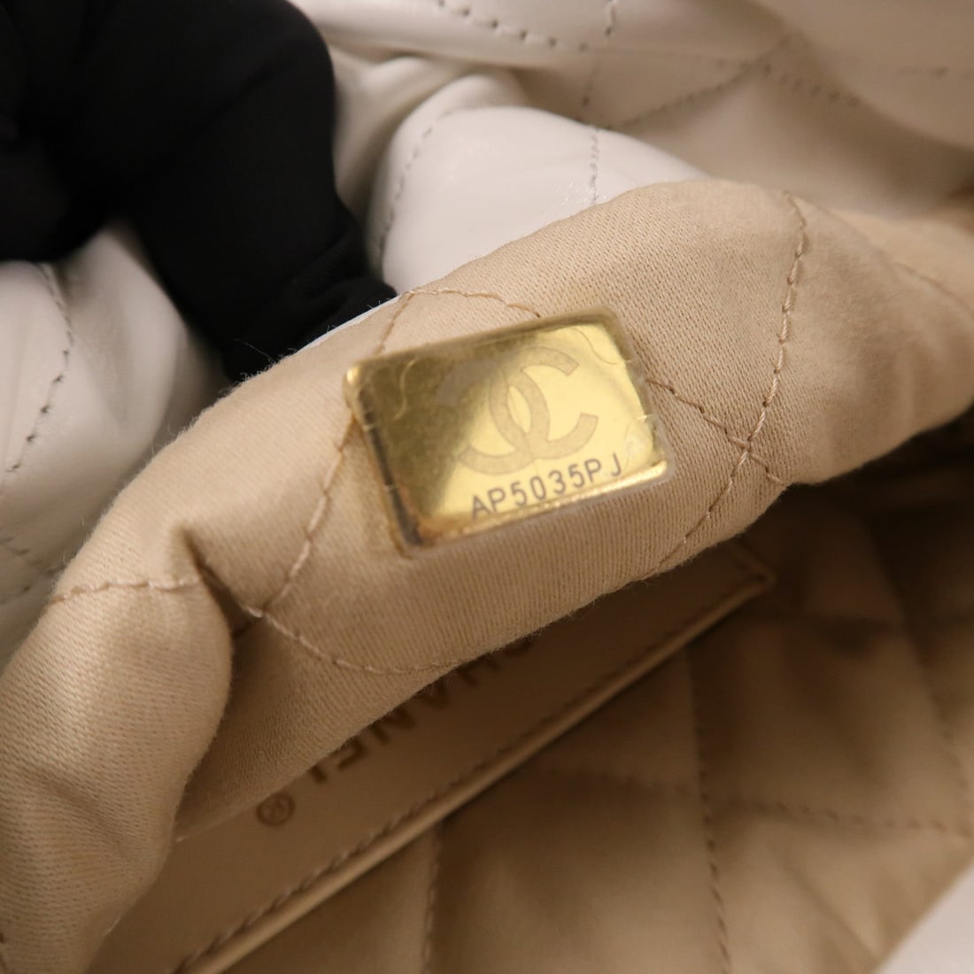 Chanel 22 Mini White - 7