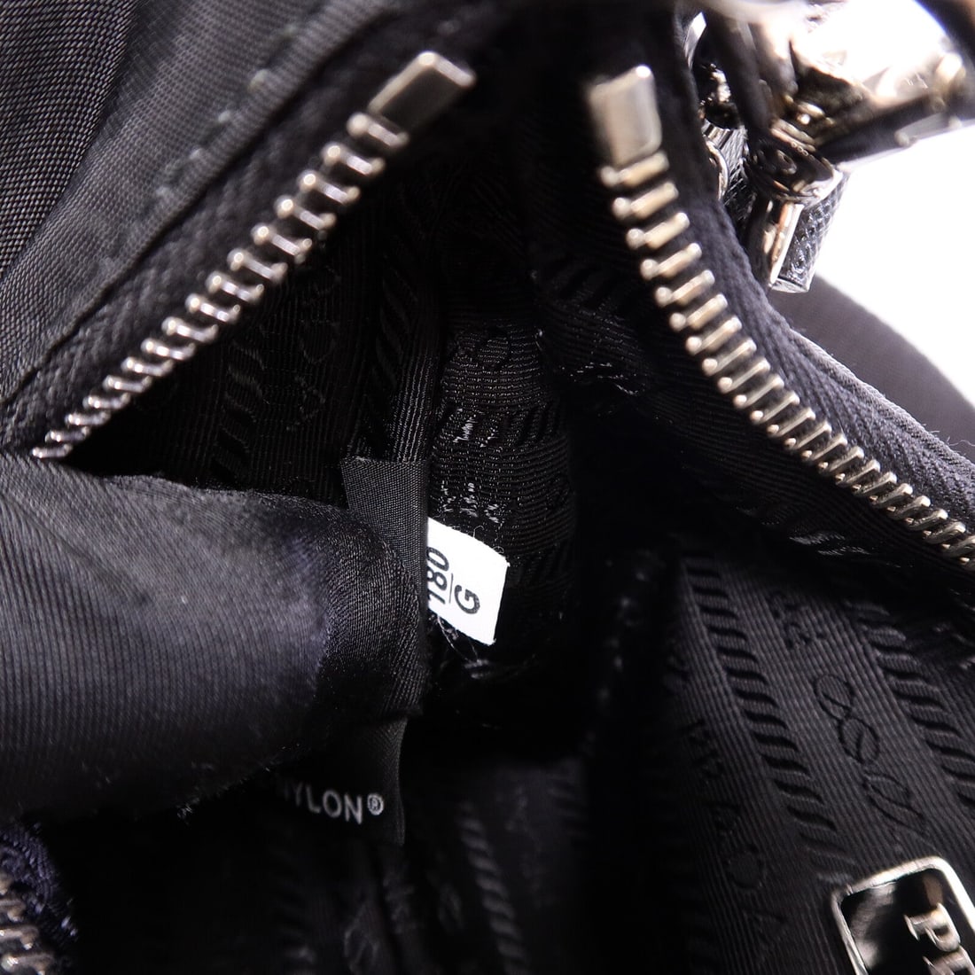 Prada Re-Edition 2005 Black - 8