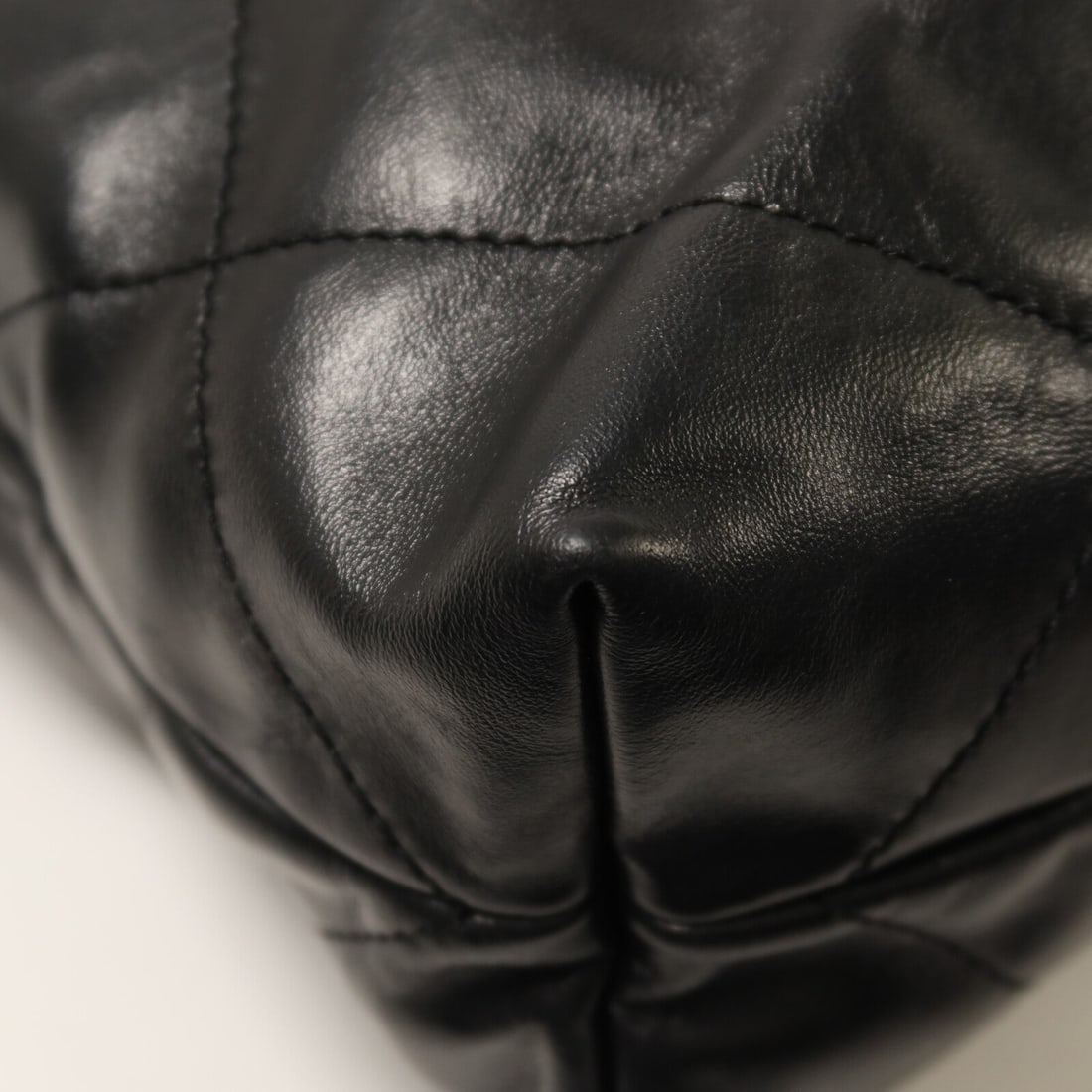 Chanel 22 Small Black - 14