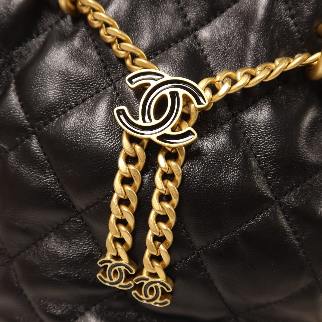 Chanel Chain Bucket Black - 10