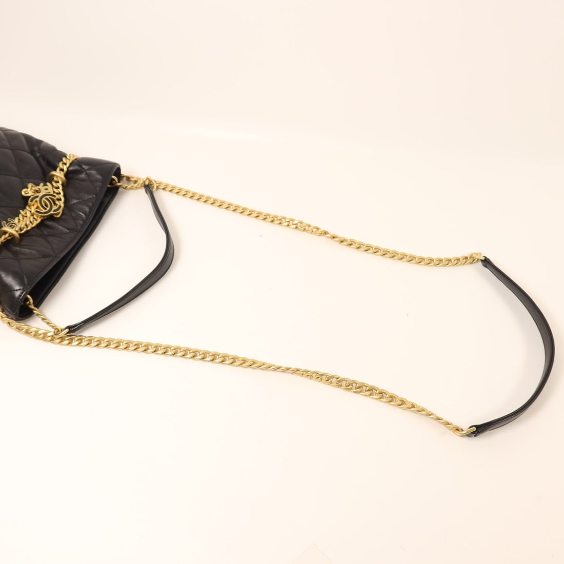 Chanel Chain Bucket Black - 8