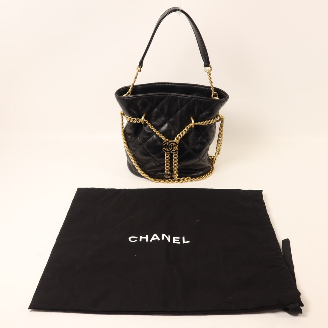 Chanel Chain Bucket Black - 9