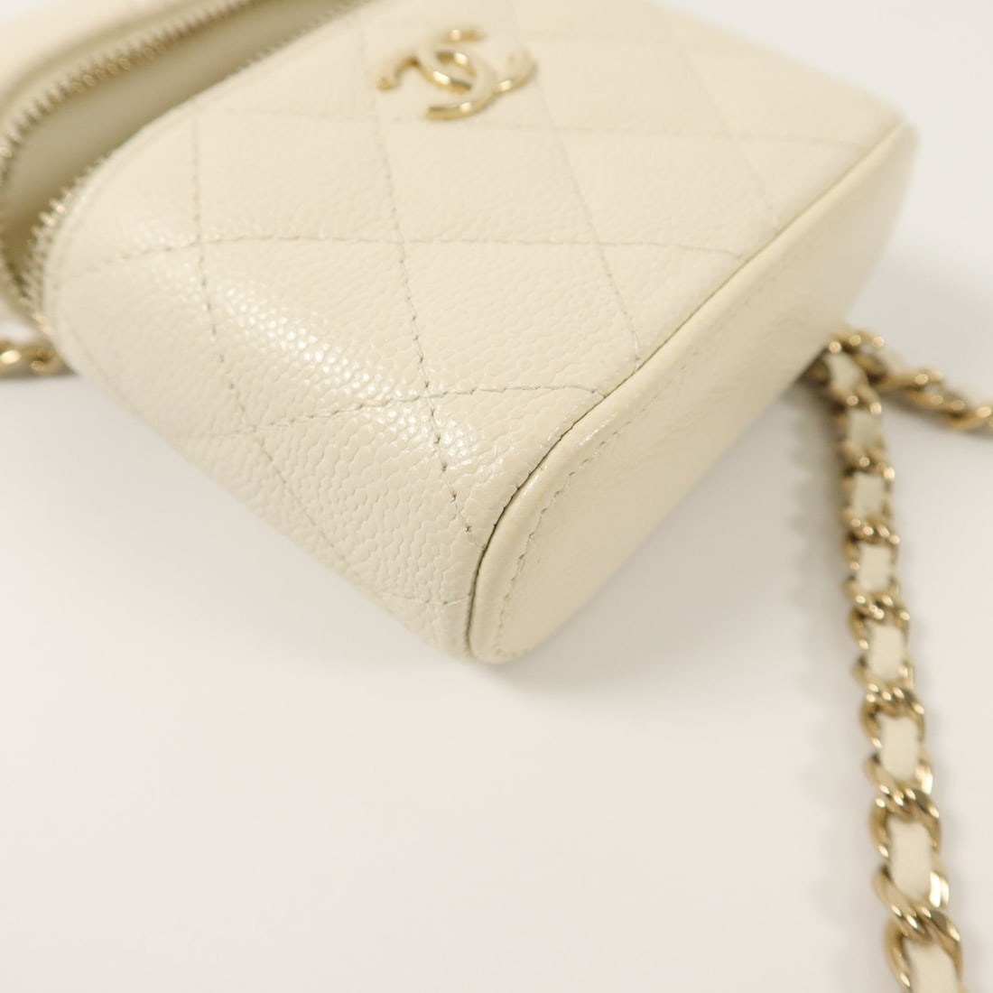 Chanel Mini Box Handle White - 13