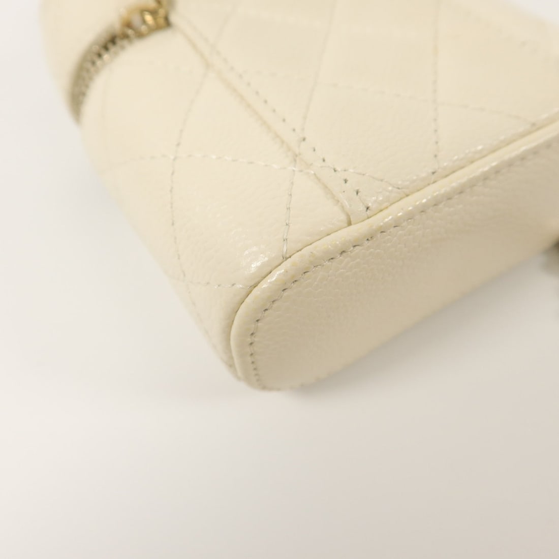 Chanel Mini Box Handle White - 15