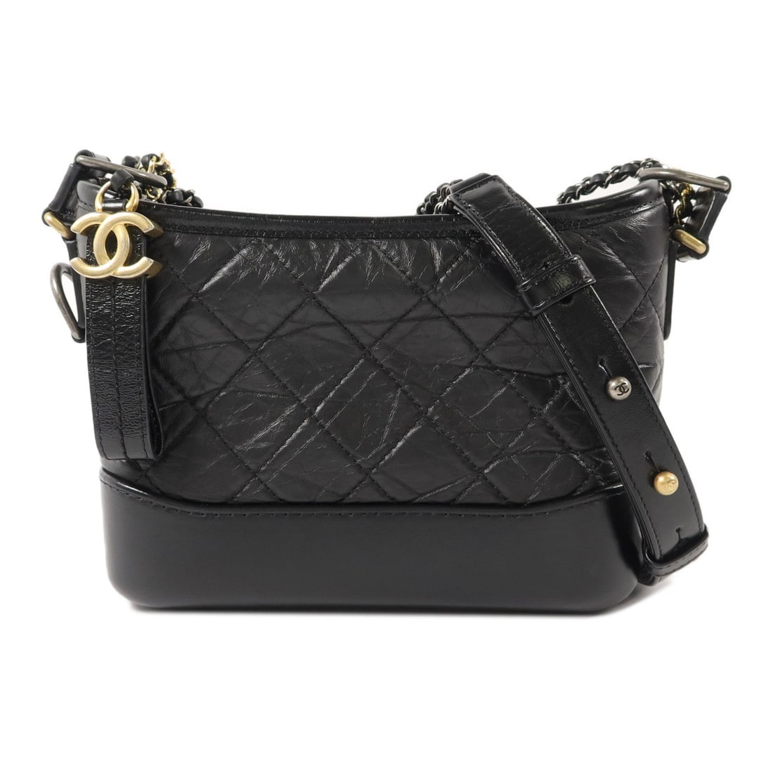 Chanel Gabrielle Small Black: Gabrielle Small chain shoulder bag A91810 in black calfskin; includes storage bags, hologram sticker, and guarantee; 20 to 21 x 15 x 8 cm.
