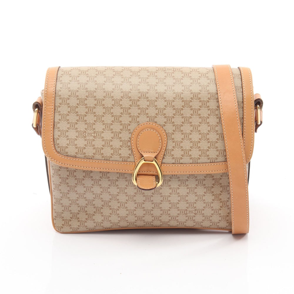Celine Macadam Shoulder Beige: Celine Macadam Shoulder Bag. Color: Beige Light Brown. Material: Pvc Leather. Size: 25/23.5 X 20 X 1/5/1 Cm. Strap: 110-122 Cm.