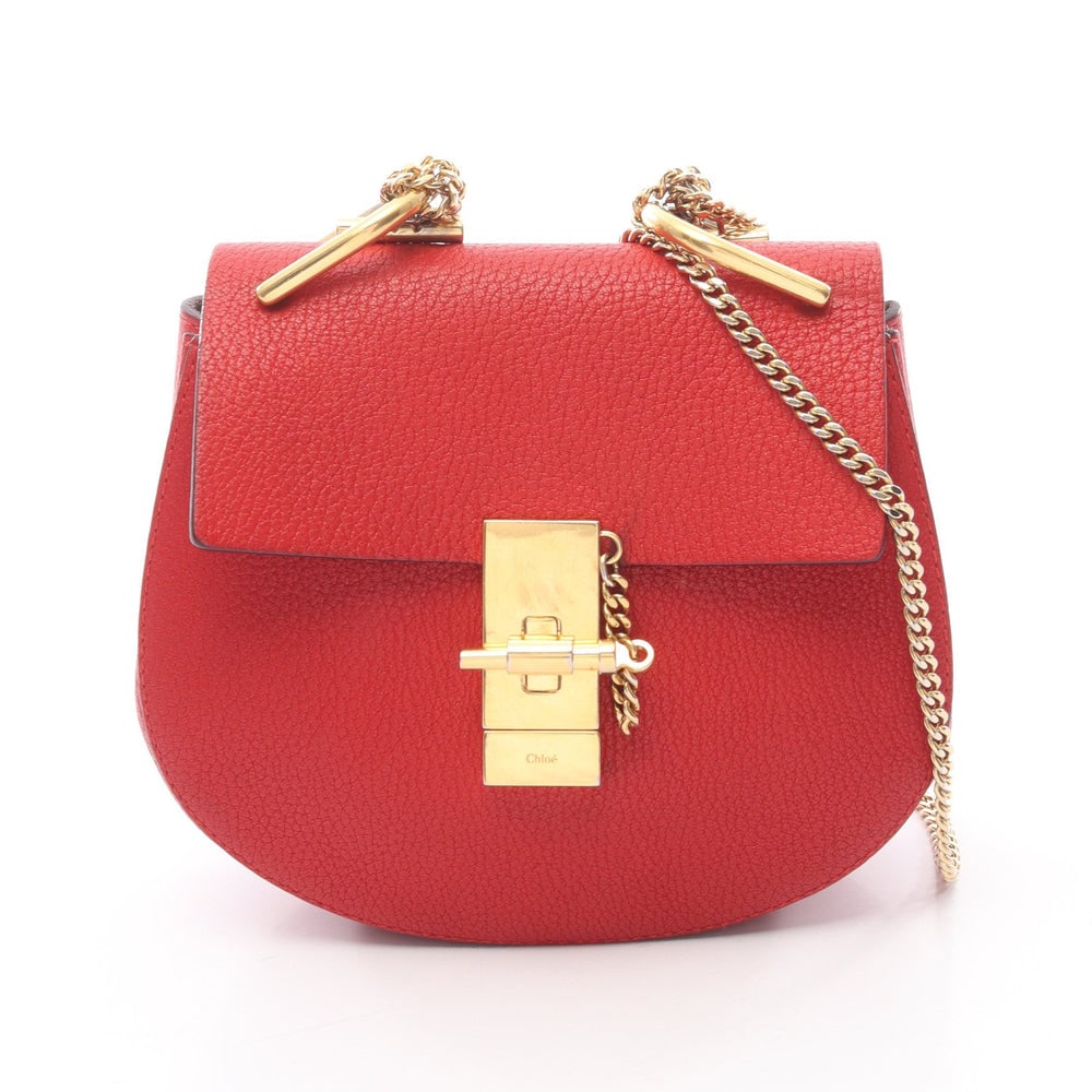 Chloe Drew Chain Red: Chloe Drew Chain Shoulder Bag. Color: Red. Material: Leather. Size: 16 X 17.5 X 6 Cm. Strap: 110 Cm.