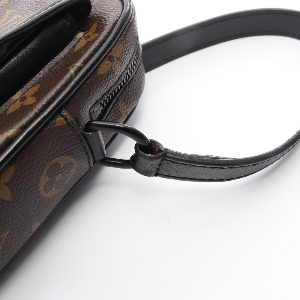 LV Christopher Wearable Wallet - 7