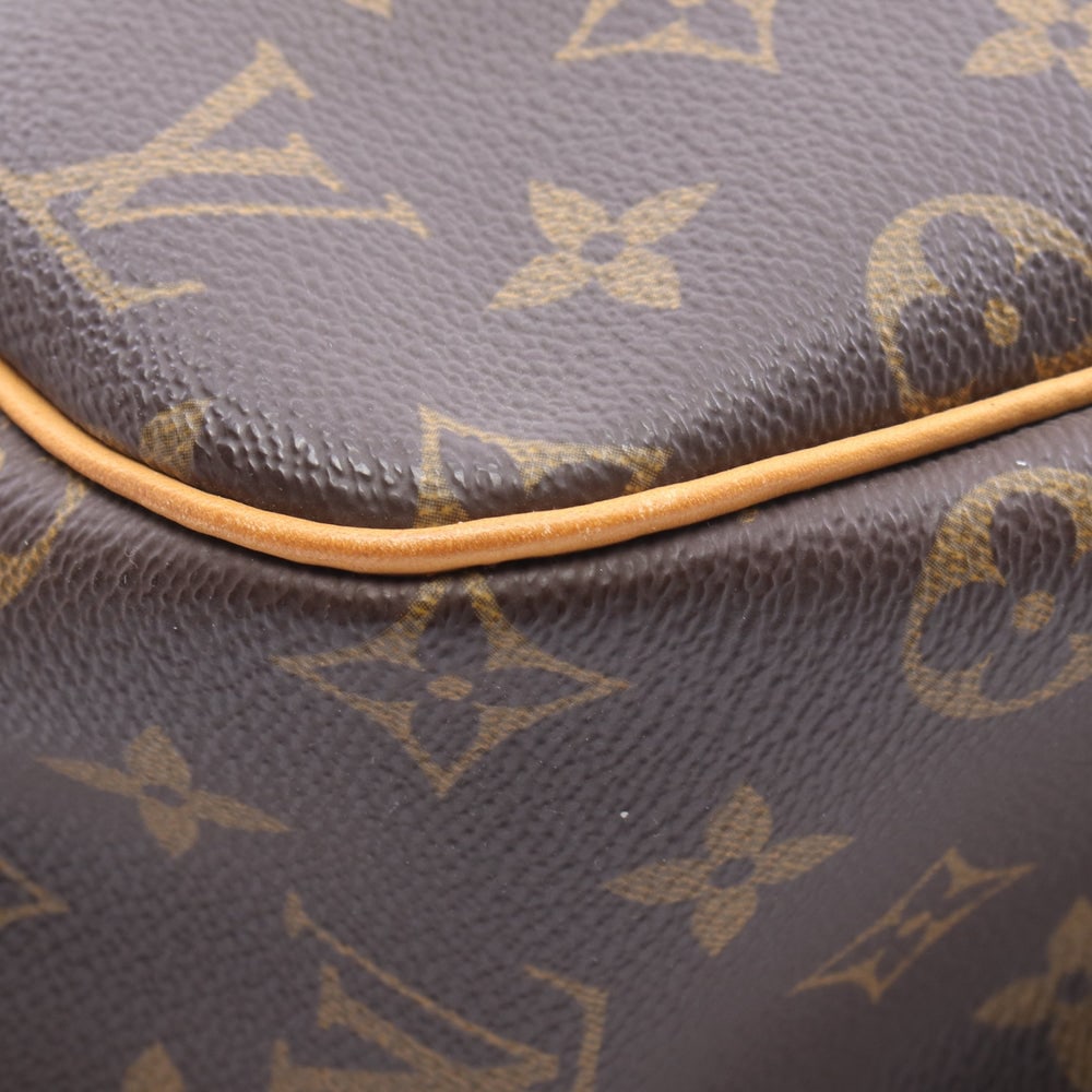 Louis Vuitton Excursion Monogram - 9