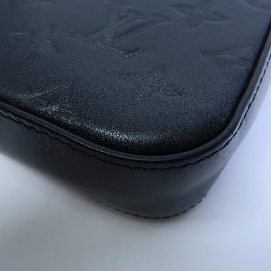 Louis Vuitton Duo Messenger - 14