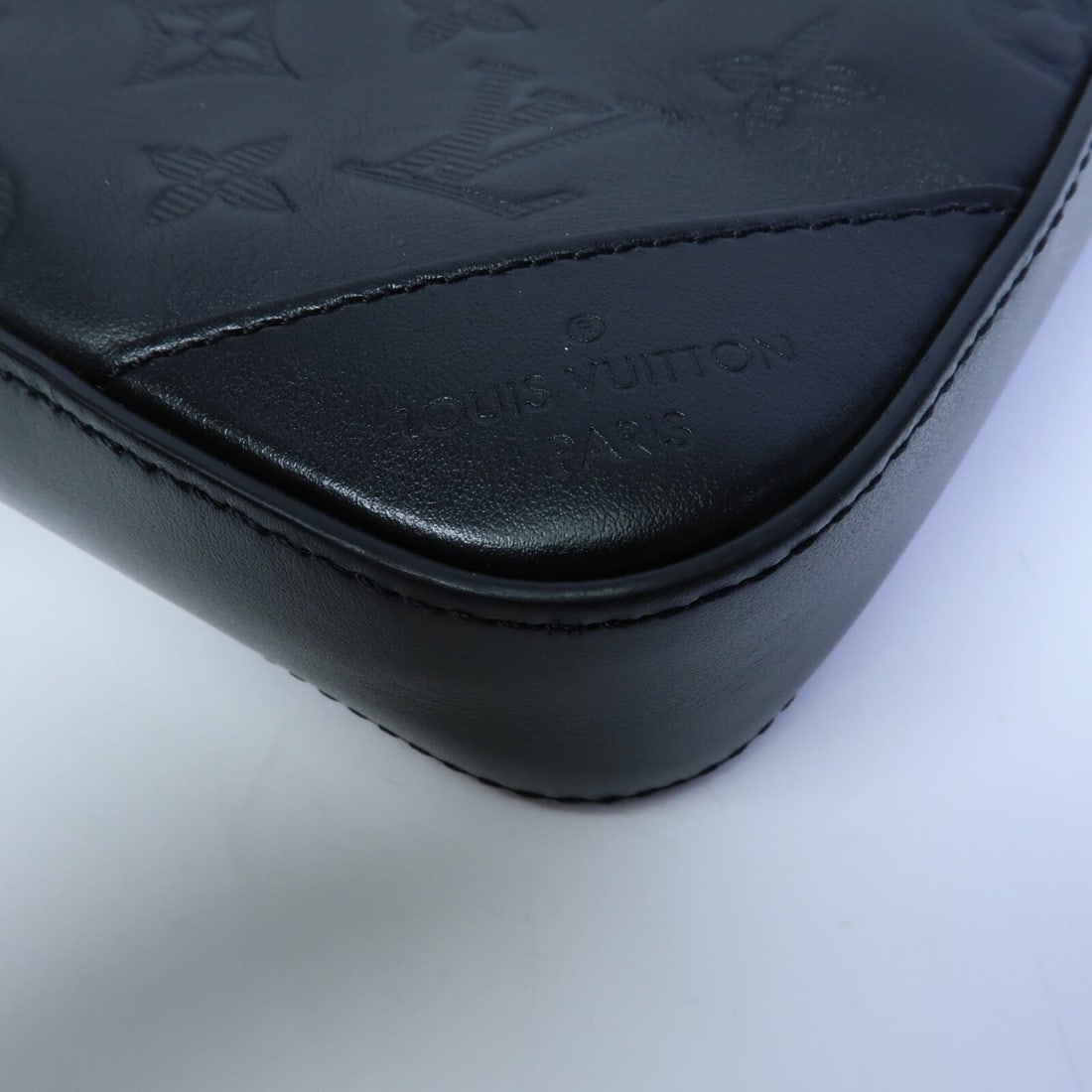 Louis Vuitton Duo Messenger - 15