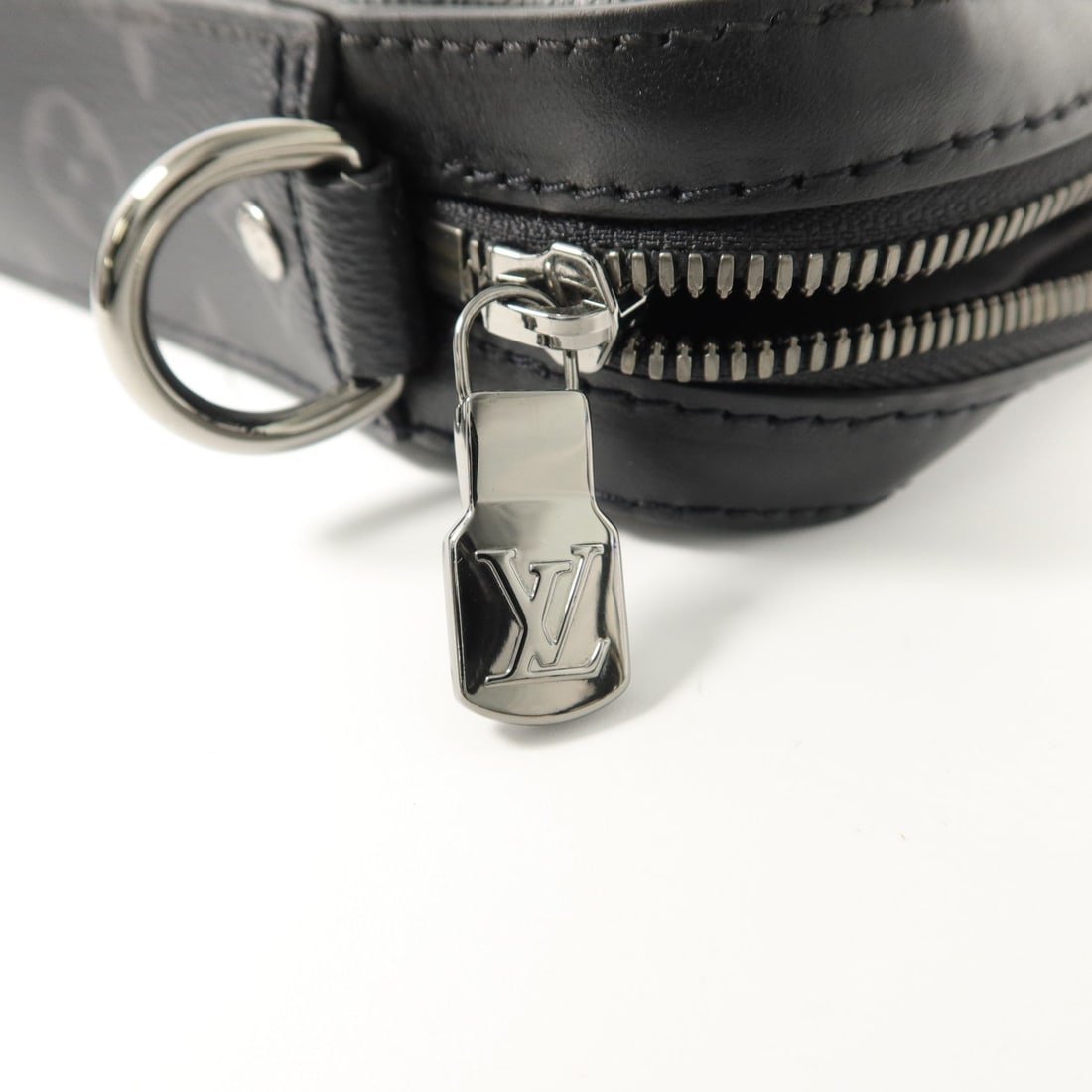 Louis Vuitton Trio Messenger - 10