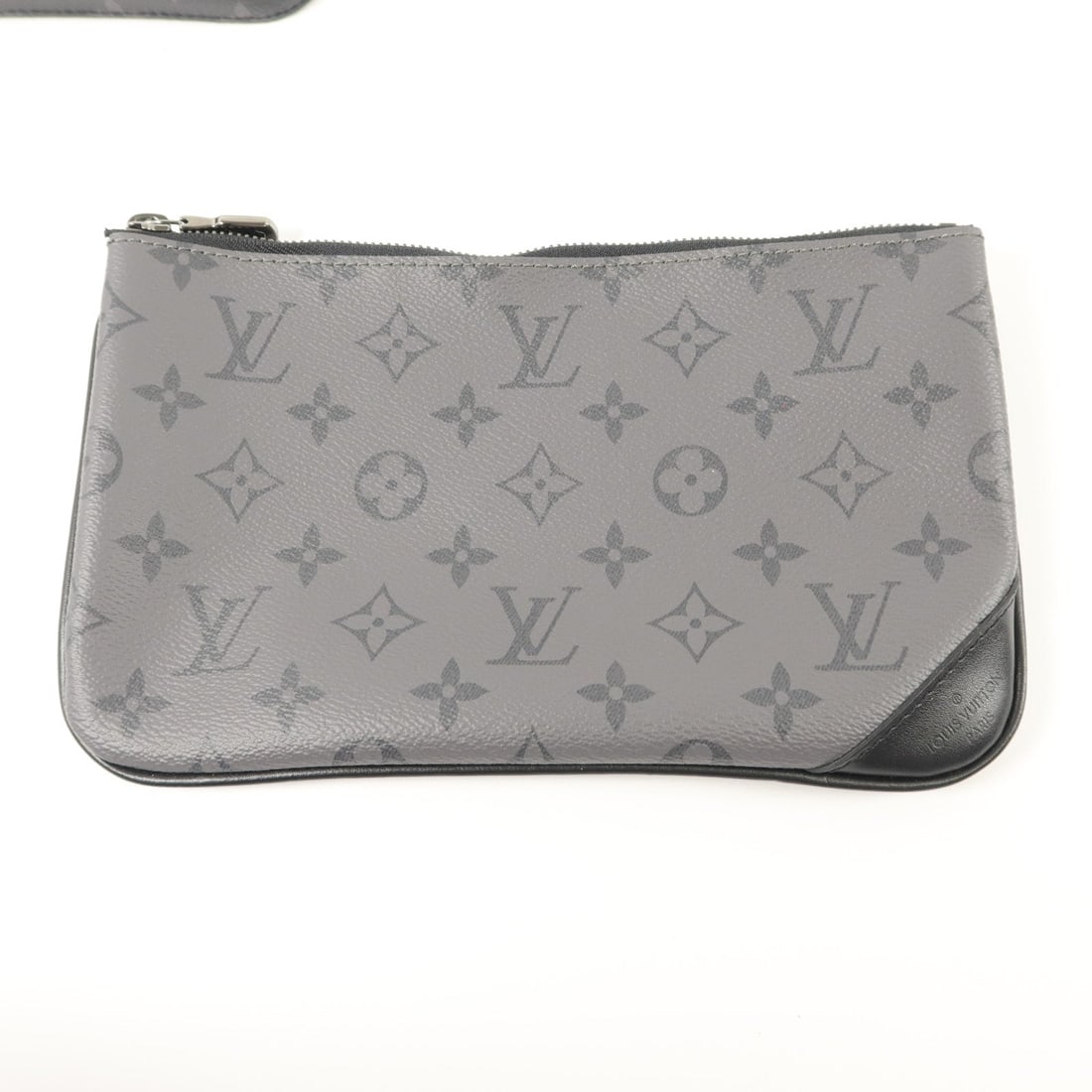Louis Vuitton Trio Messenger - 12