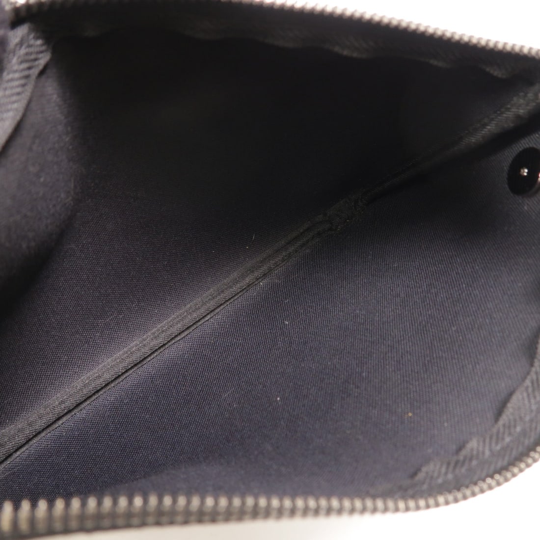 Louis Vuitton Trio Messenger - 19
