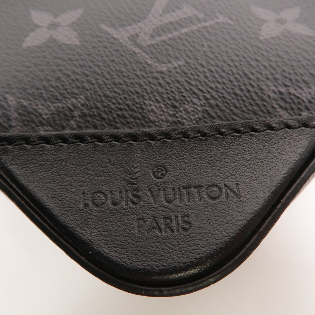 Louis Vuitton Trio Messenger - 9