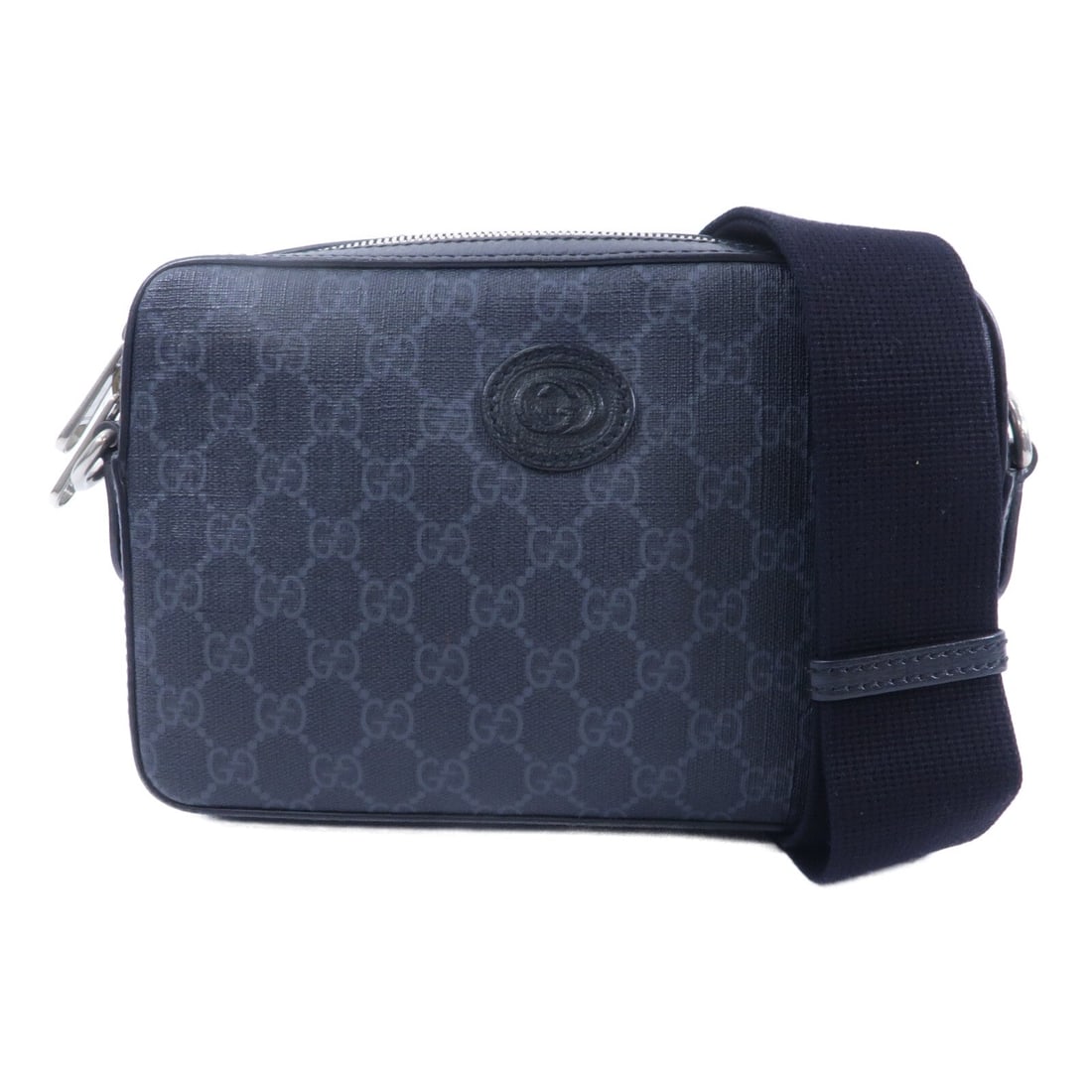 Gucci GG Supreme Shoulder Bag Black: Authentic and authenticated Gucci GG Supreme shoulder bag in black PVC coated canvas. Product no. 000926. Approx. 24W x 15.5H x 4.5D cm with 86-130 cm strap. Includes shoulder strap.