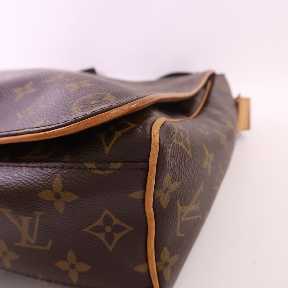 Louis Vuitton Abbesses Monogram Bag - 10