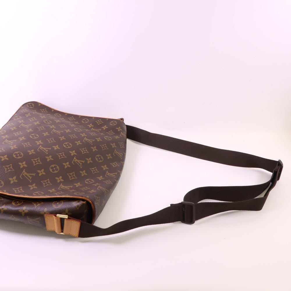 Louis Vuitton Abbesses Monogram Bag - 8