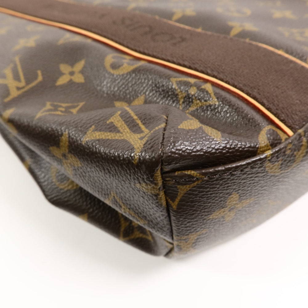 Louis Vuitton Cabas Beaubourg - 12
