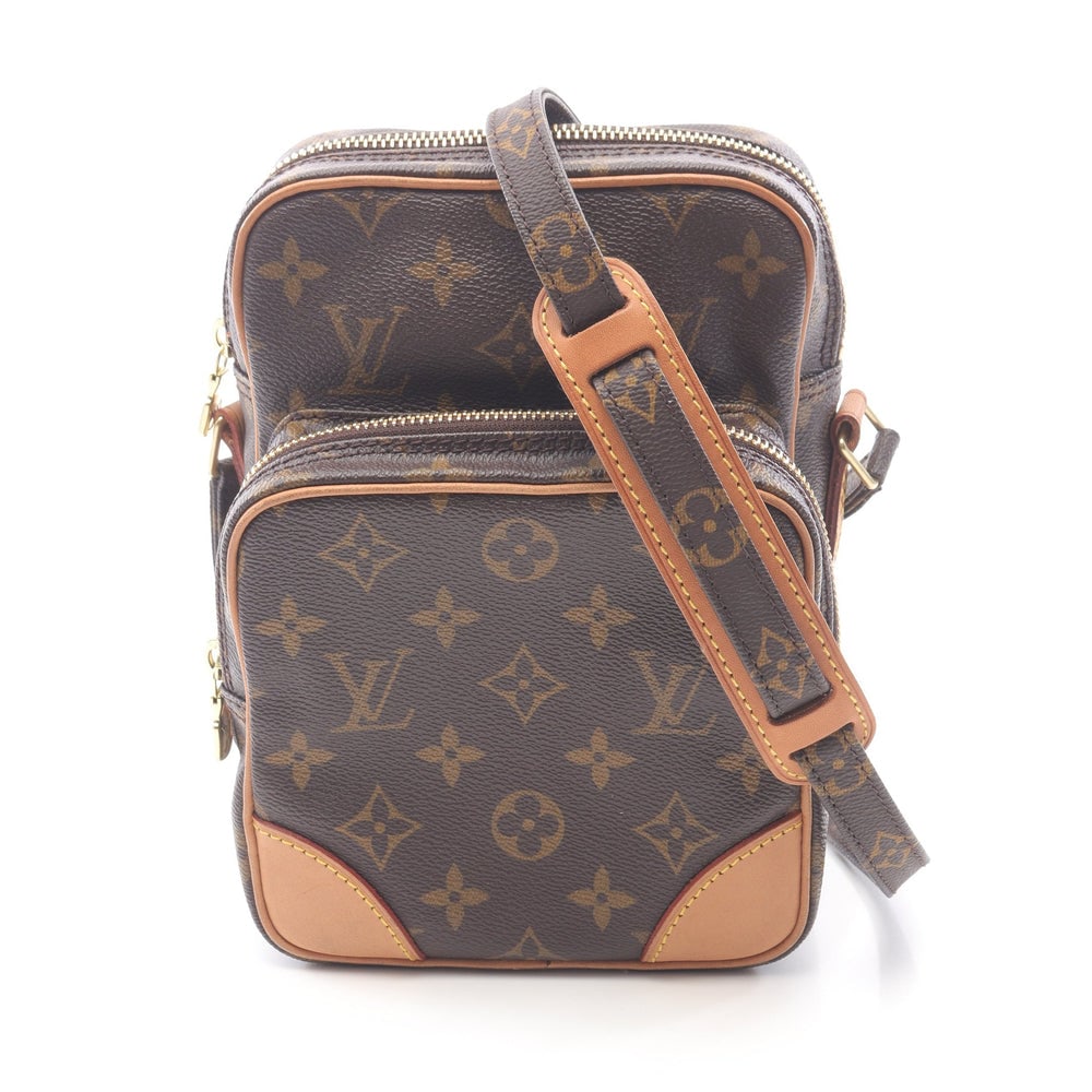 Louis Vuitton Amazon Monogram Shoulder Bag: Authentic and authenticated Louis Vuitton Amazon shoulder bag in brown Monogram PVC leather. Model M45236, product TH1000. H21 x W15 x front/rear gusset 4/5 cm with 112-130 cm strap. No accessories.