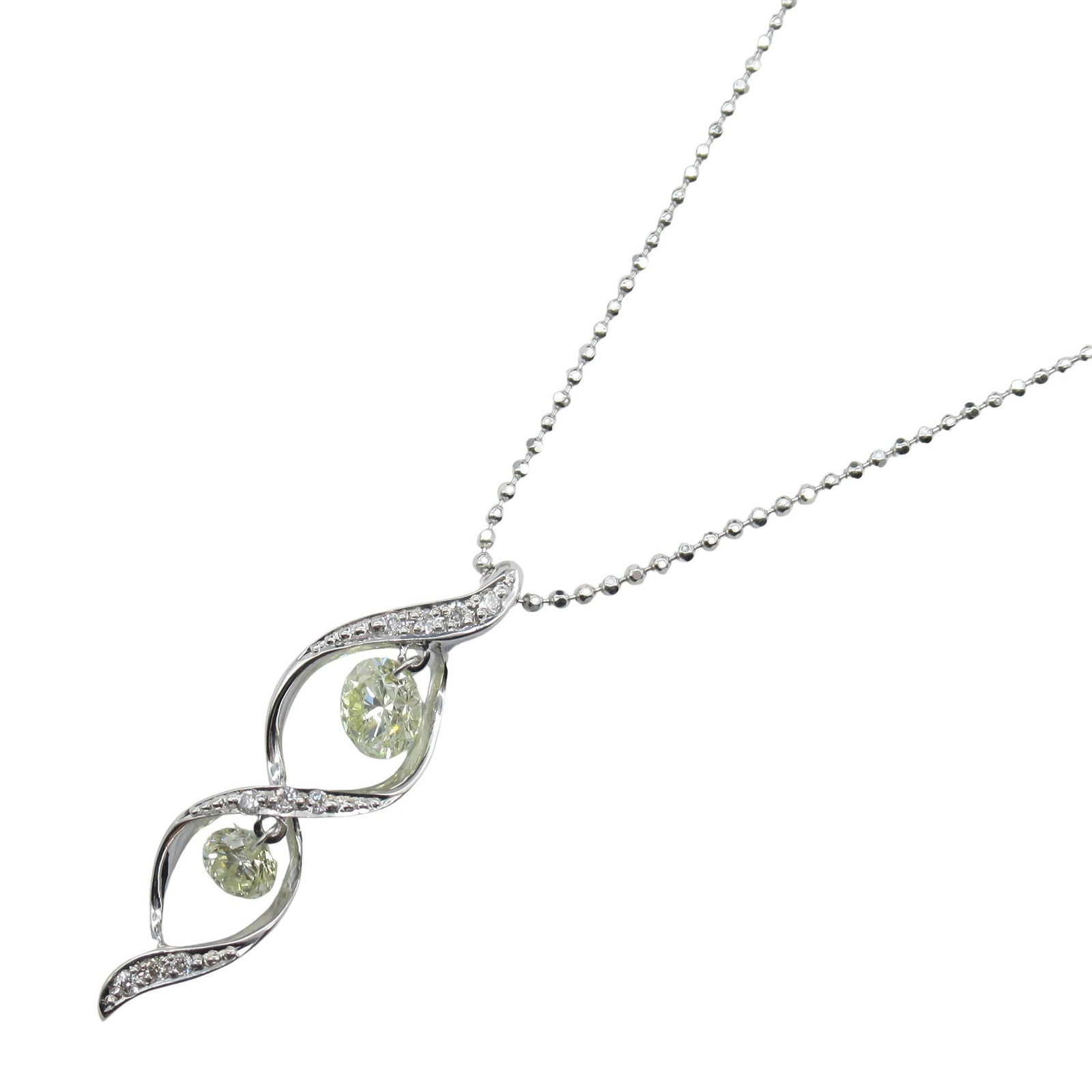 Diamond Necklace WG Light Yellow: Diamond necklace in K18 white gold with light yellow and clear tone.