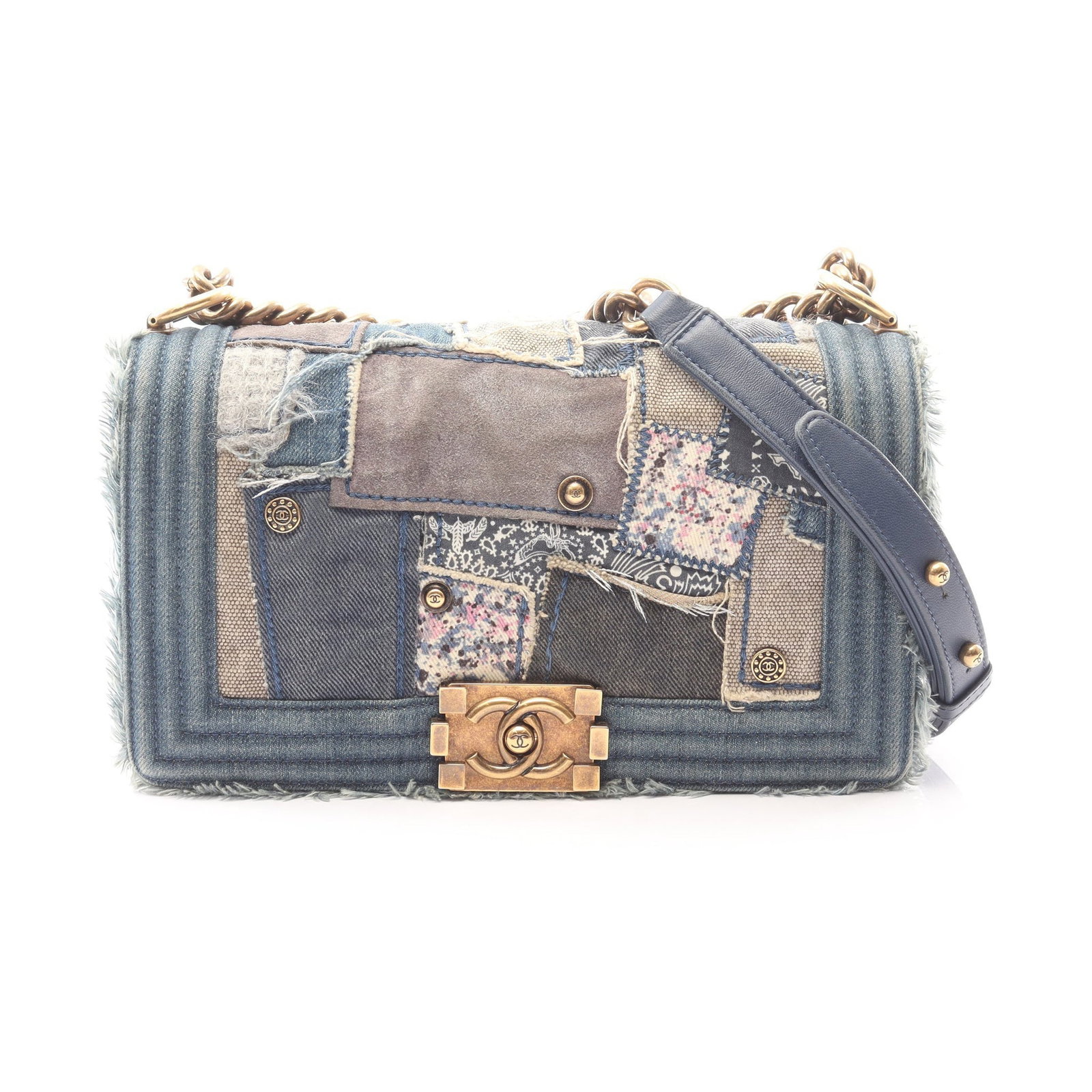 Chanel Boy Patchwork Denim Blue: Blue multicolor denim Boy Chanel chain shoulder bag.