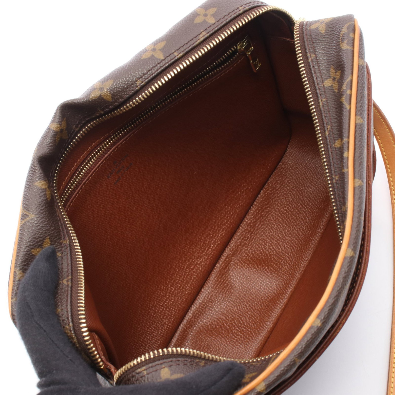 LV Trocadero 30 Monogram Bag - 3
