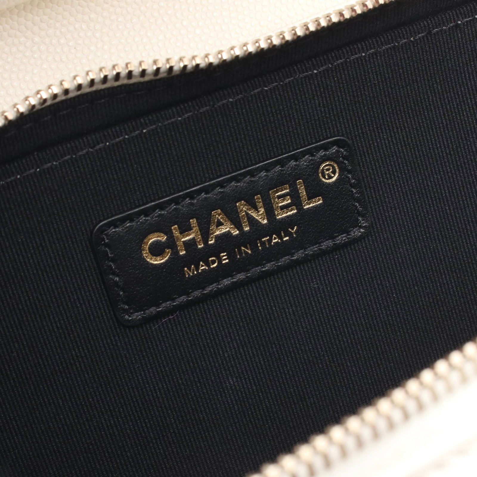 Chanel Small Flap Chain Off White - 4