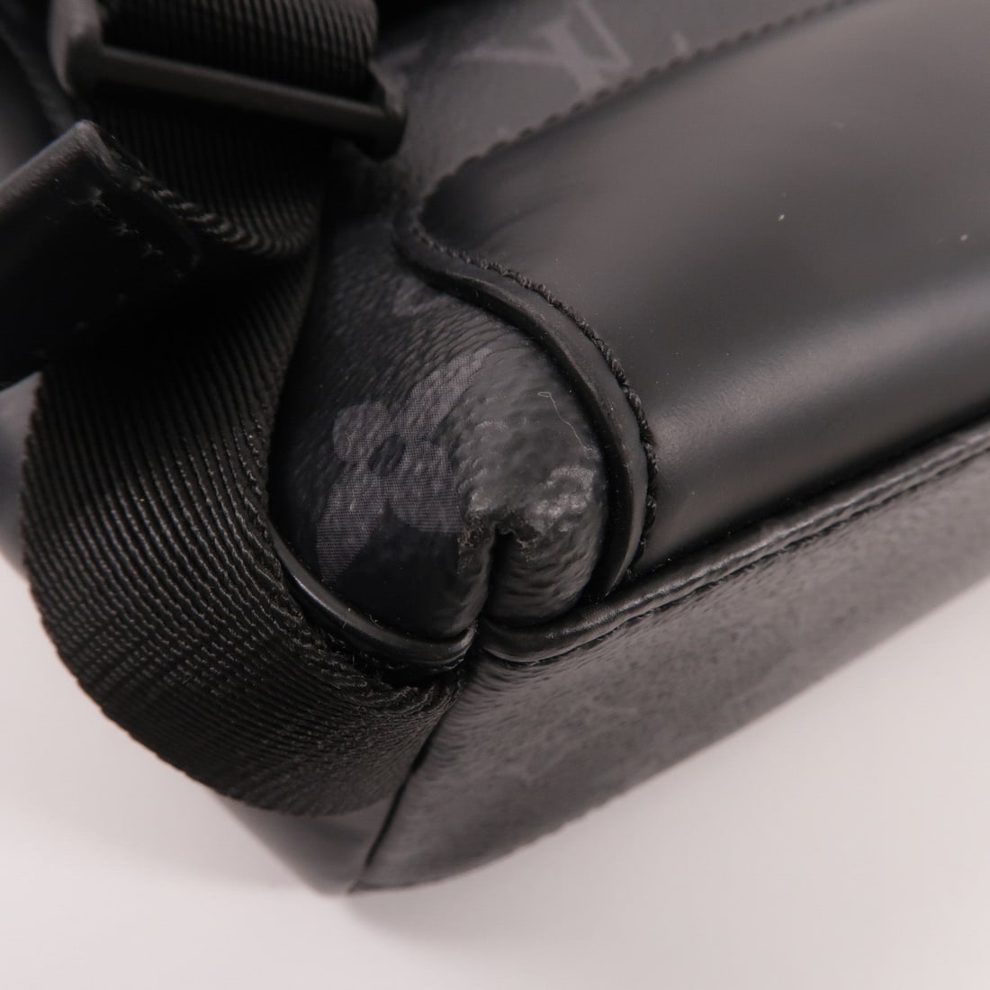 Louis Vuitton Voyager PM - 10