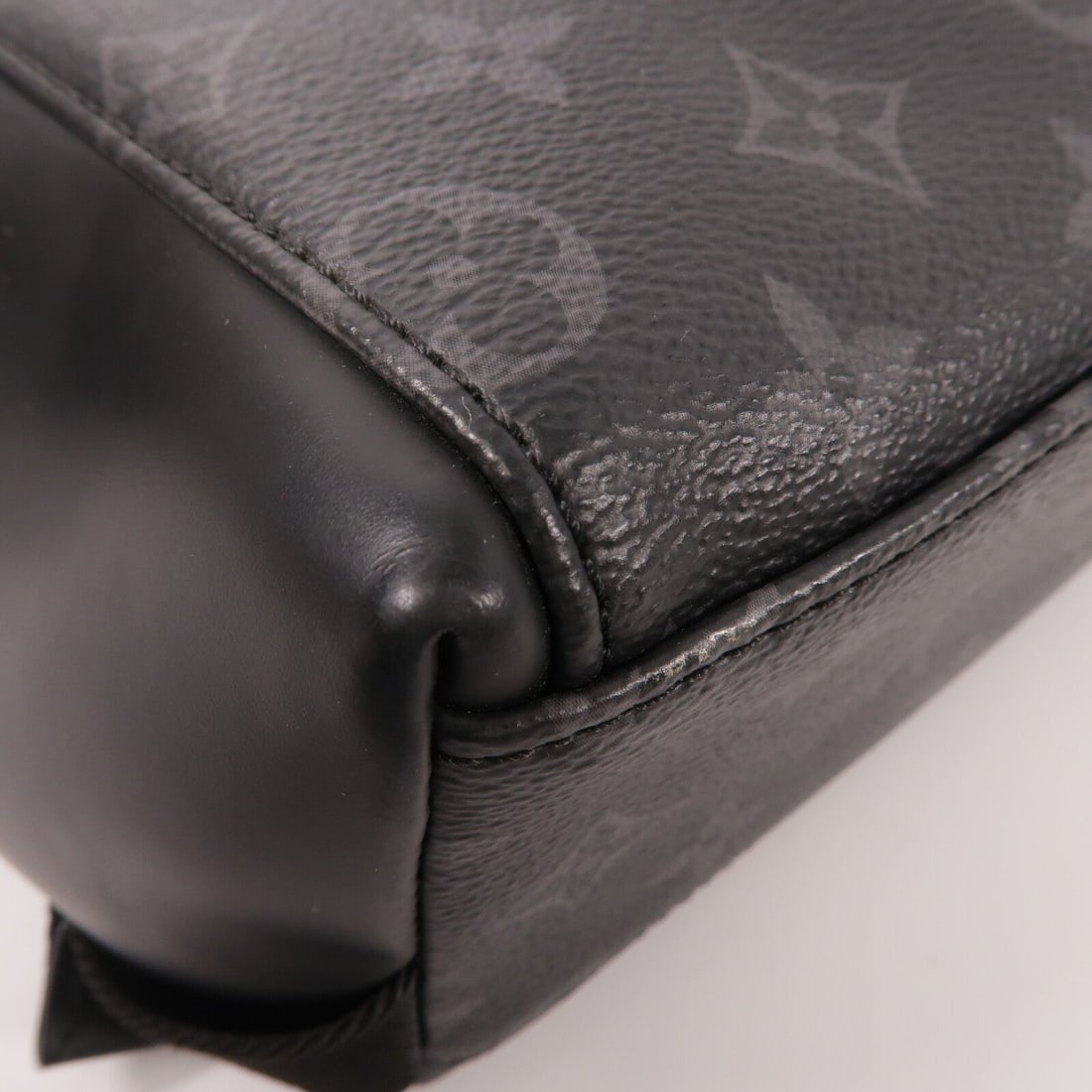 Louis Vuitton Voyager PM - 12