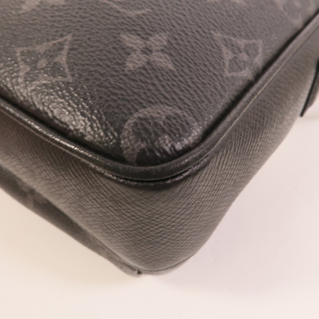 Louis Vuitton Outdoor Messenger - 14