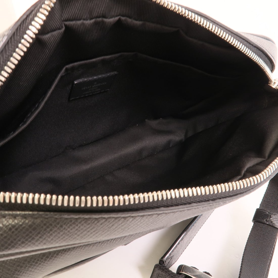 Louis Vuitton Outdoor Messenger - 5