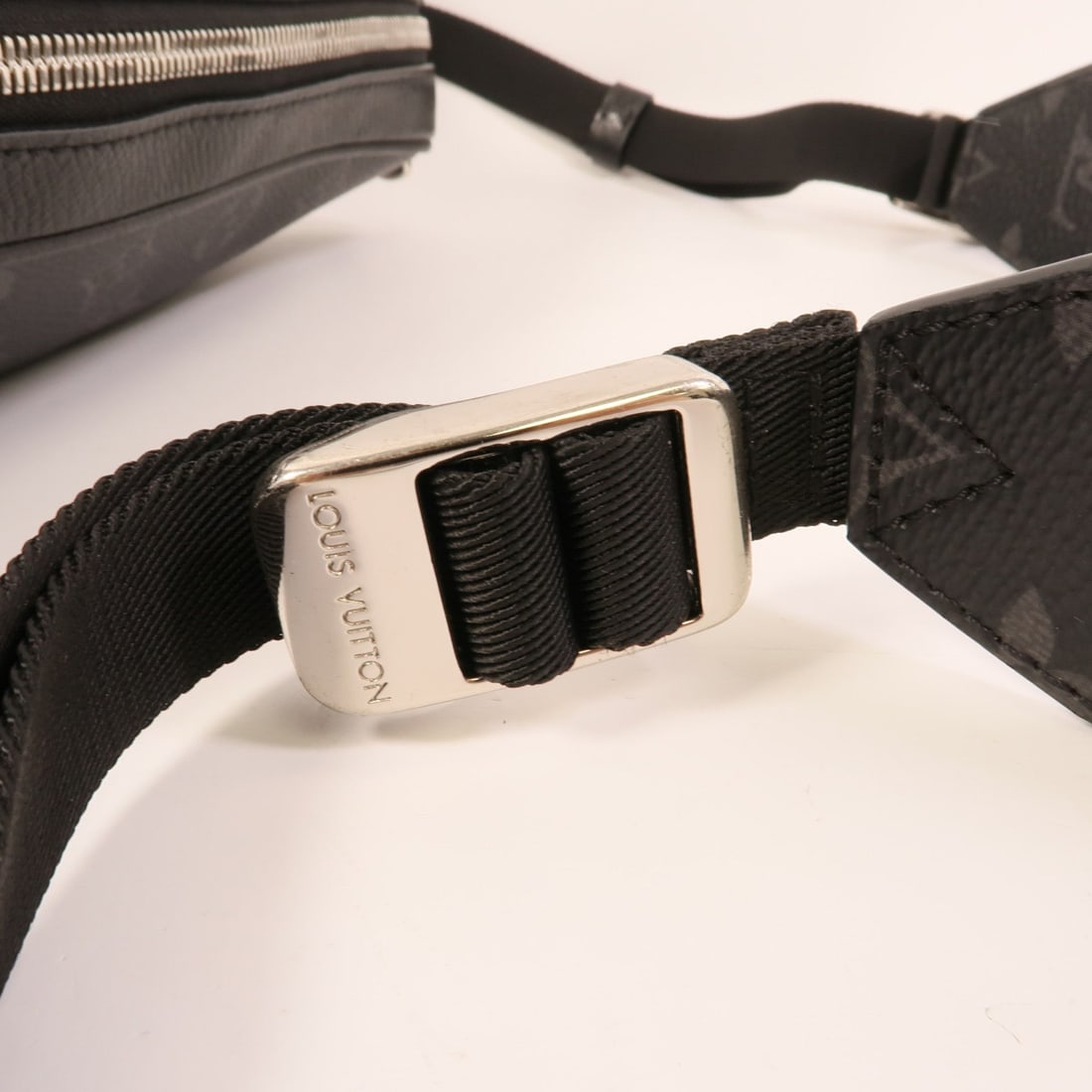 Louis Vuitton Outdoor Messenger - 7
