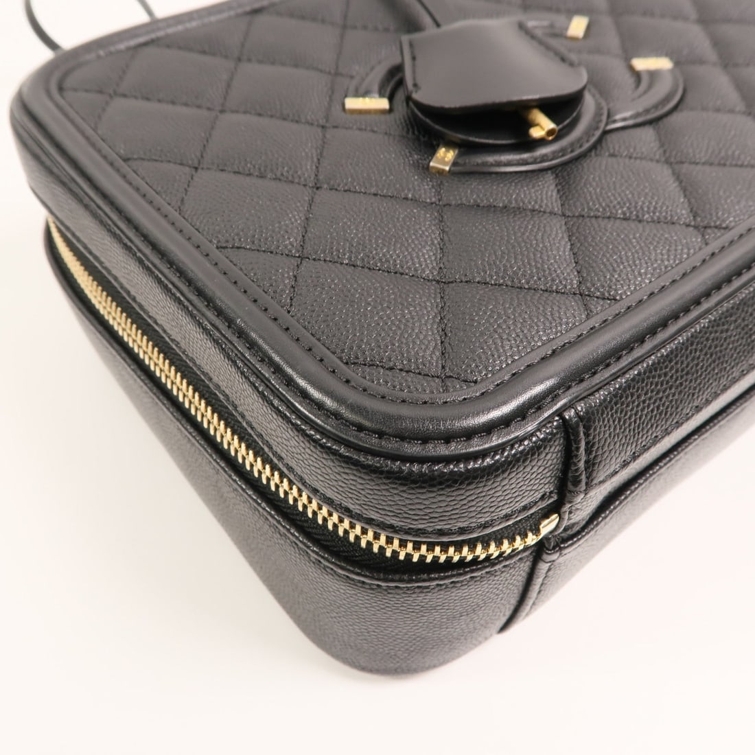Chanel Medium Vanity Case Black - 16