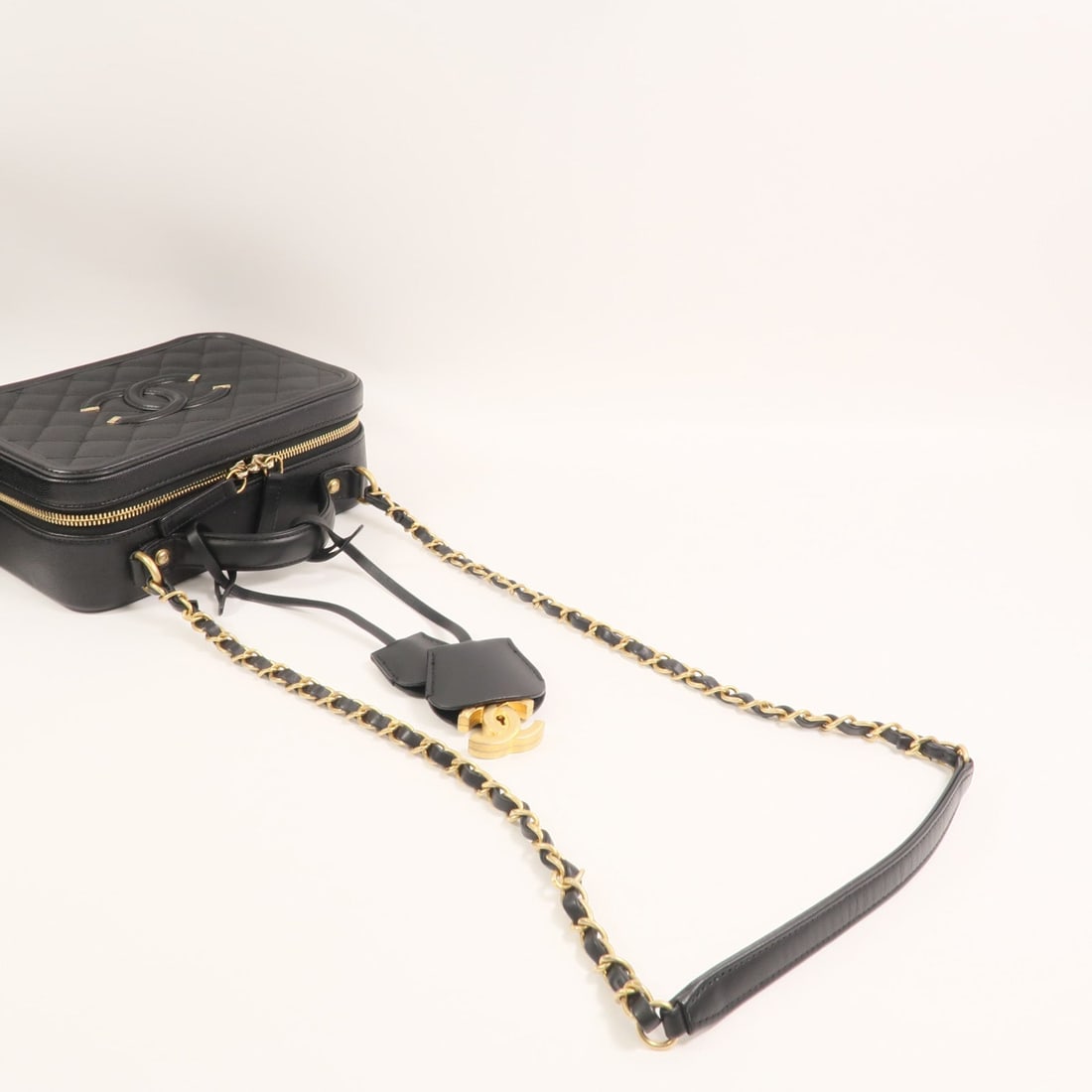 Chanel Medium Vanity Case Black - 8