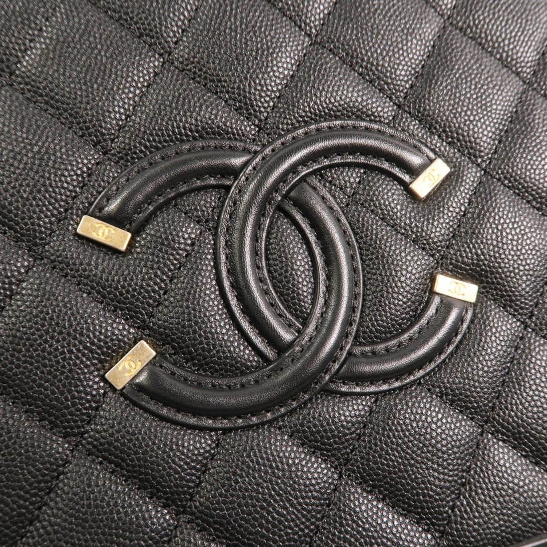 Chanel Medium Vanity Case Black - 9