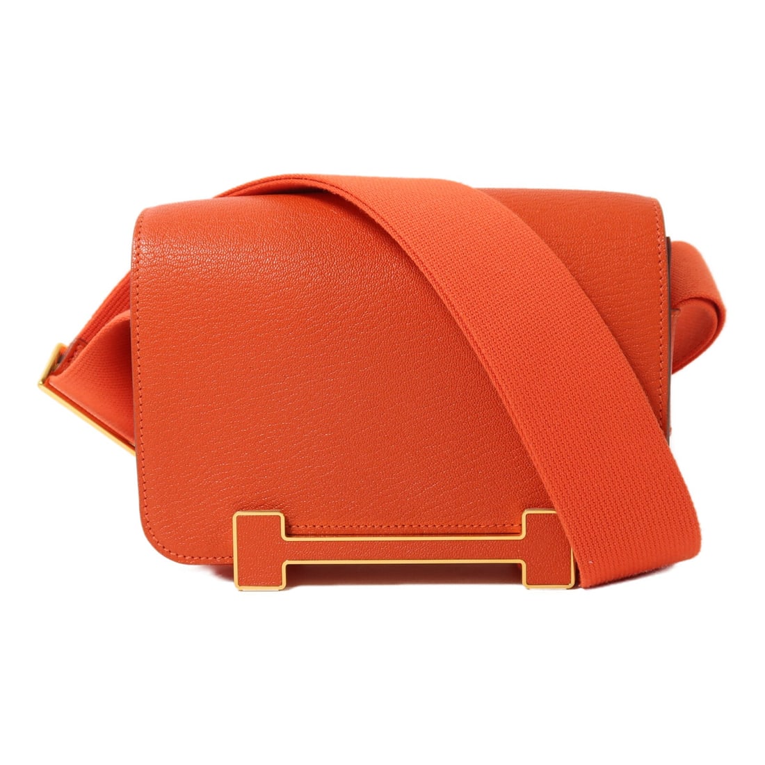 Hermes Geta Capucine: Capucine chevre leather shoulder bag with gold-tone hardware.