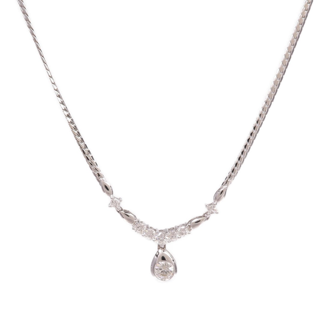 Diamond Necklace 18K White Gold: Diamond necklace in 18K white gold.