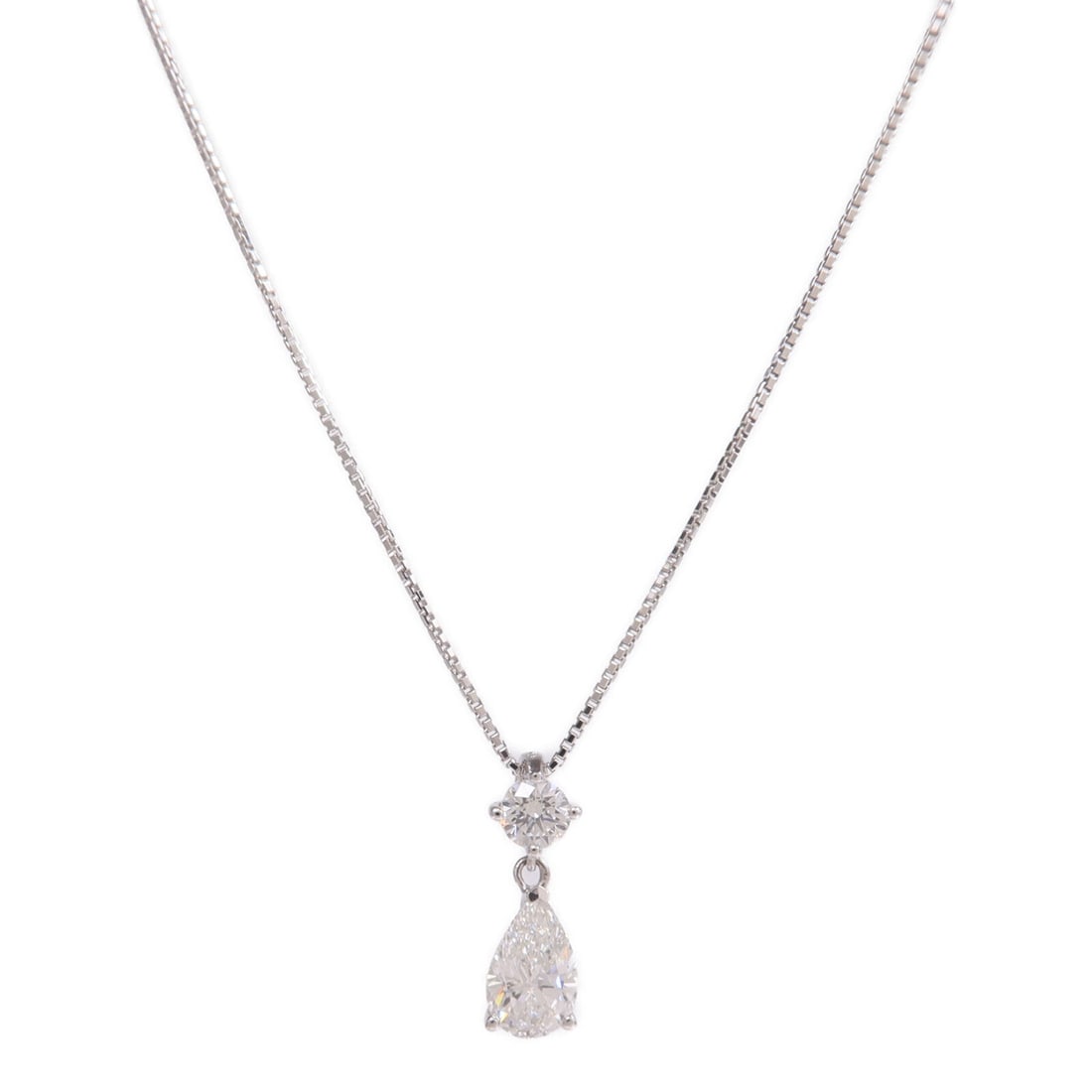Diamond Necklace 18K White Gold: Diamond necklace in 18K white gold.