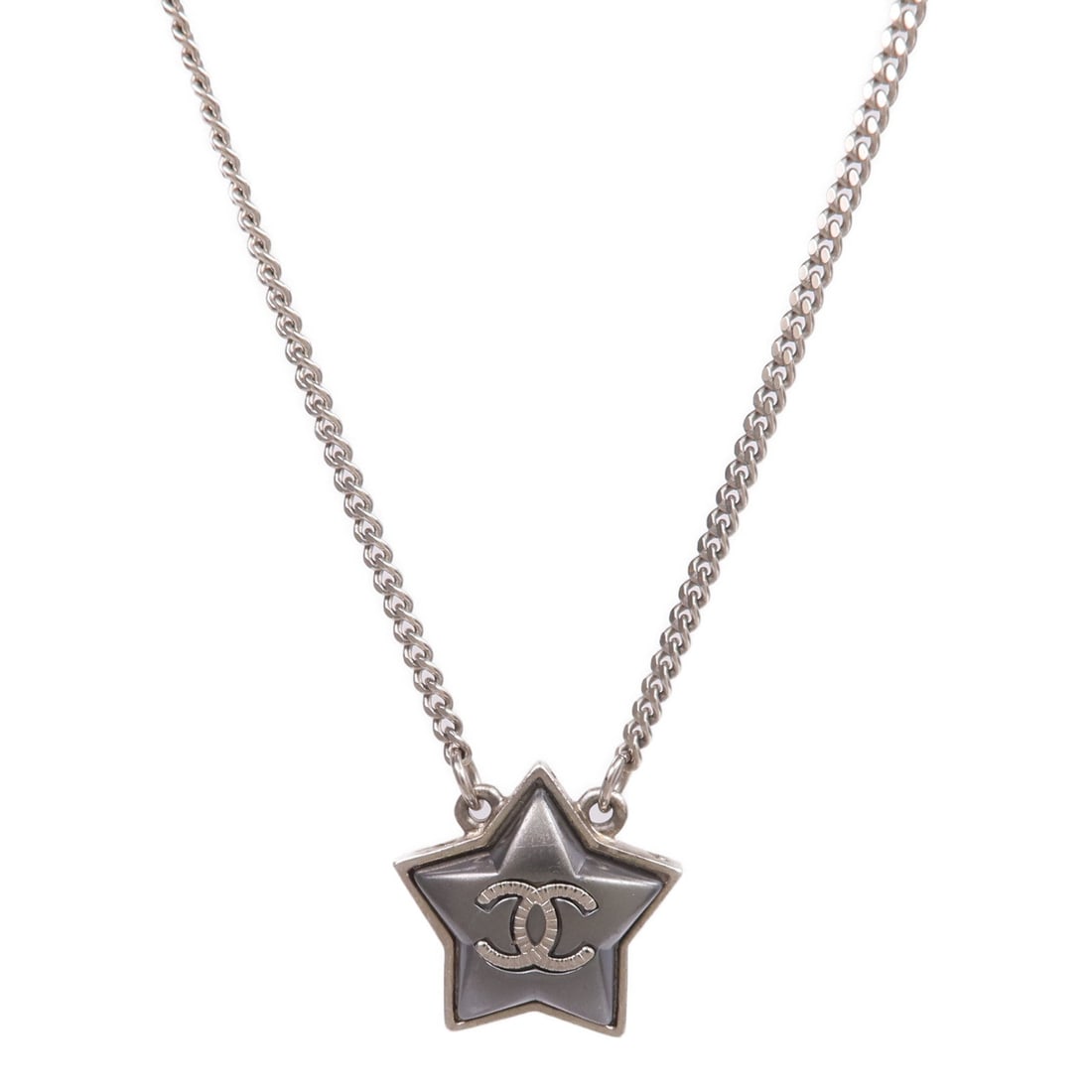 Chanel CC Silver Gray Necklace: CC necklace in silver and gray tone metal.