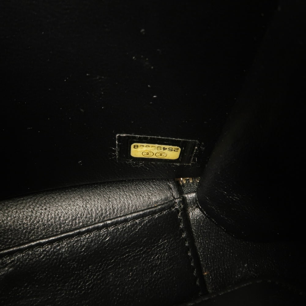Chanel Vanity Case 17 Black - 8